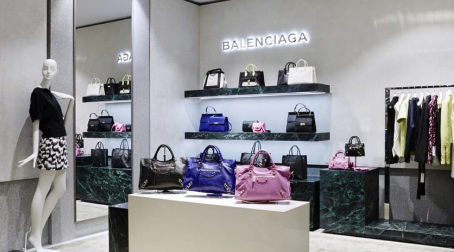 Balenciaga, the iconic French luxury fashion house, has long been synonymous with avant-garde design and high-end craftsmanship.